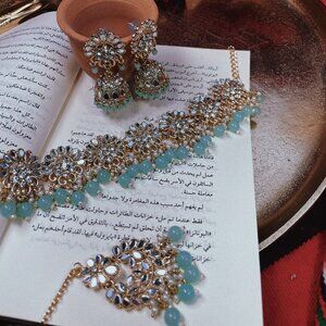 Indian Jewelry. -  Empress (mint green)